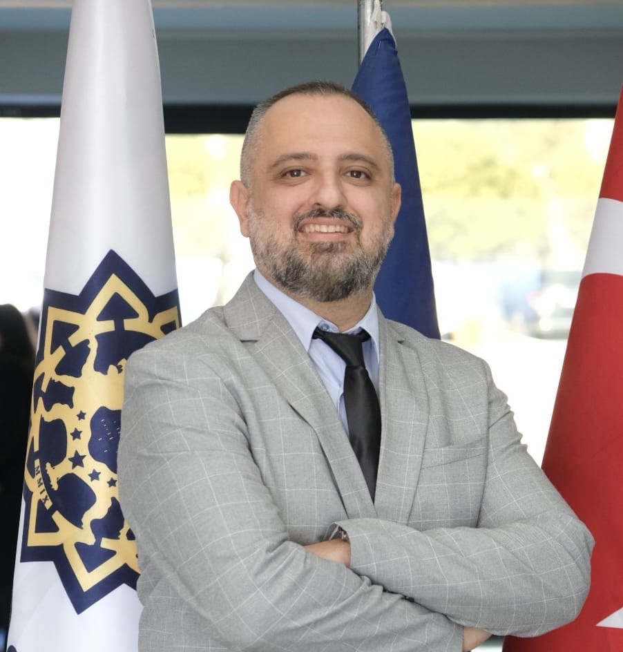 KAÜ Eğitim Fakültesi Dekanı Doç. Dr. Alp Karaca, 24 Kasım Öğretmenler Günü mesajı yayımladı