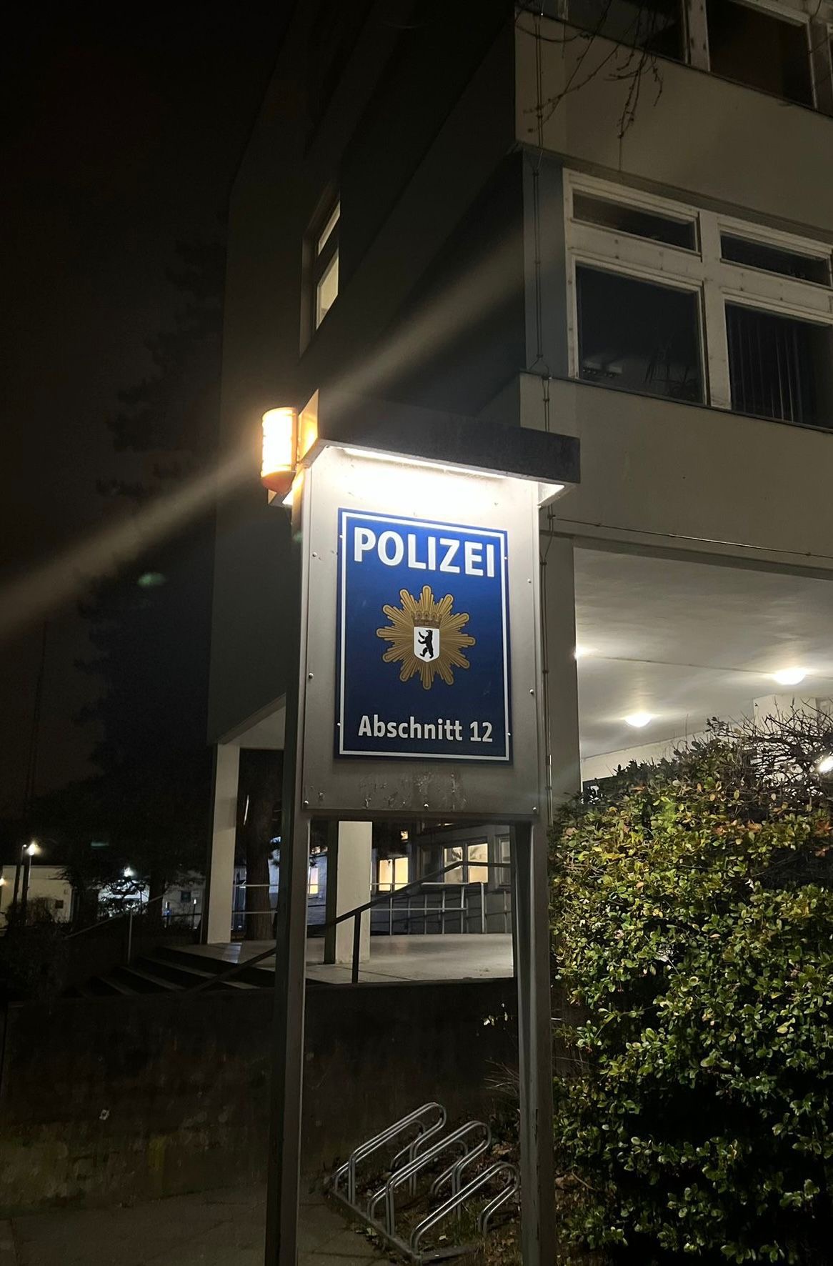 Berlin’de Polis Karakolunun Yakınında Patlama: İki Polis Yaralandı
