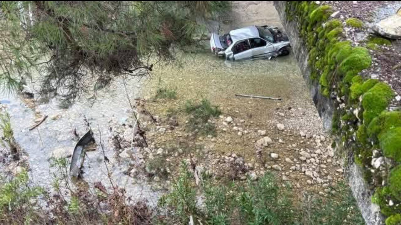 Antalya'da araç köprüden düştü: 1 kişi hayatını kaybetti