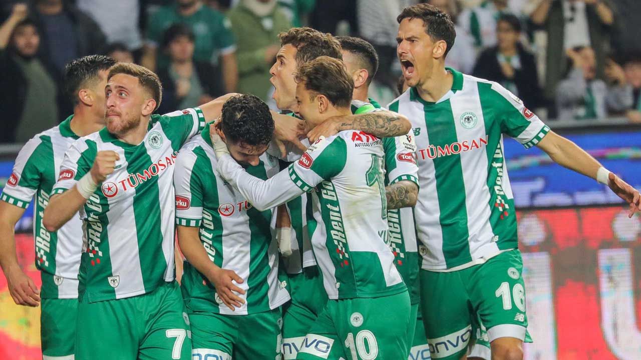 Konyaspor 9 kişi kaldığı maçta Beşiktaş’ı devirdi