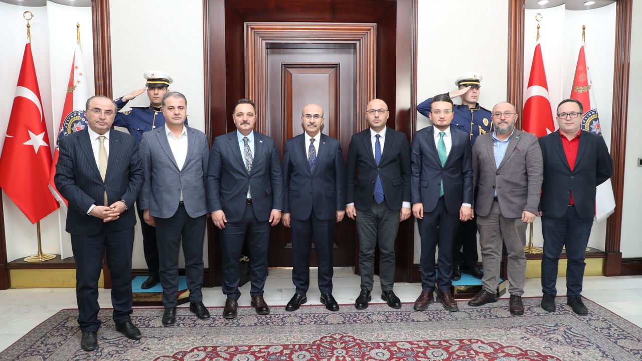 TİMBİR’den gazetecilere trafikte avantaj sağlayan Basın Trafik Kartı için girişim
