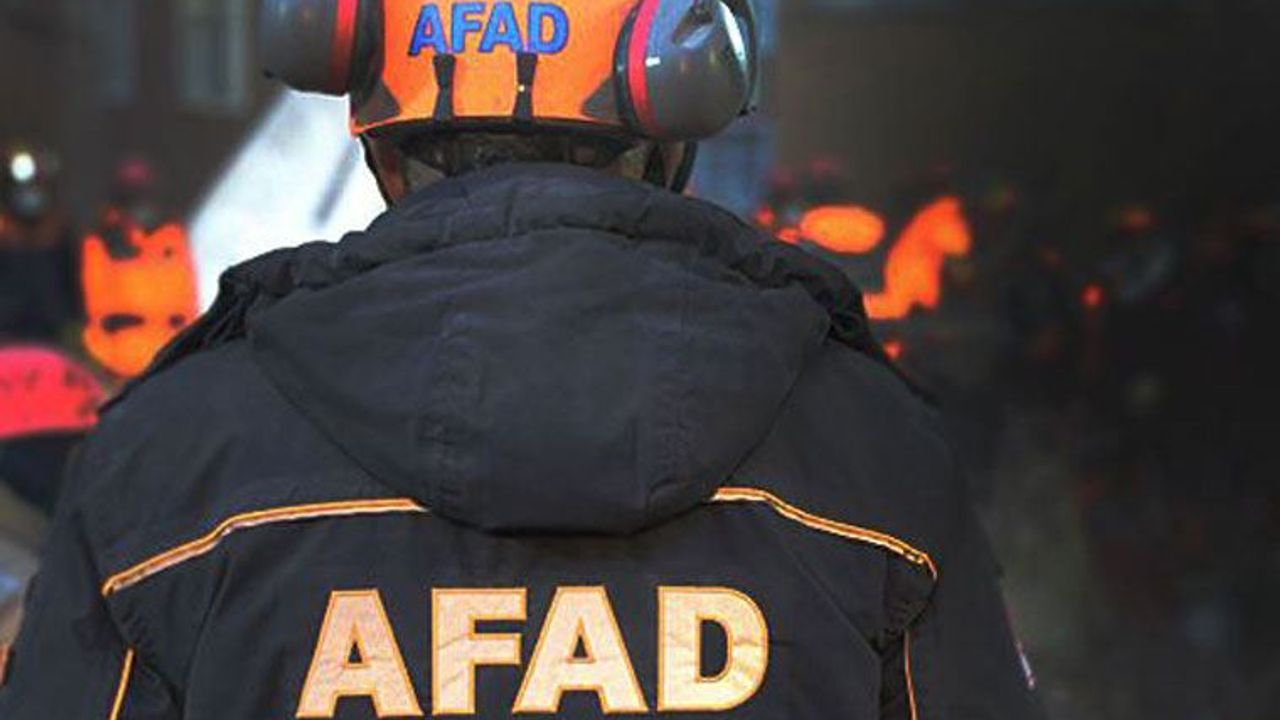 AFAD'dan deprem sonrası uyarı: Hasarlı binalara girmeyin