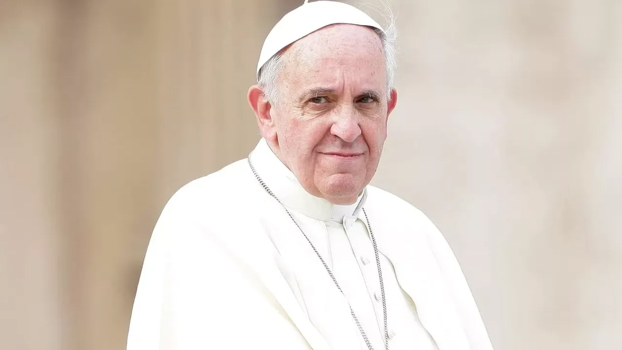 Vatikan: Papa Francis yaşamını yitirdi