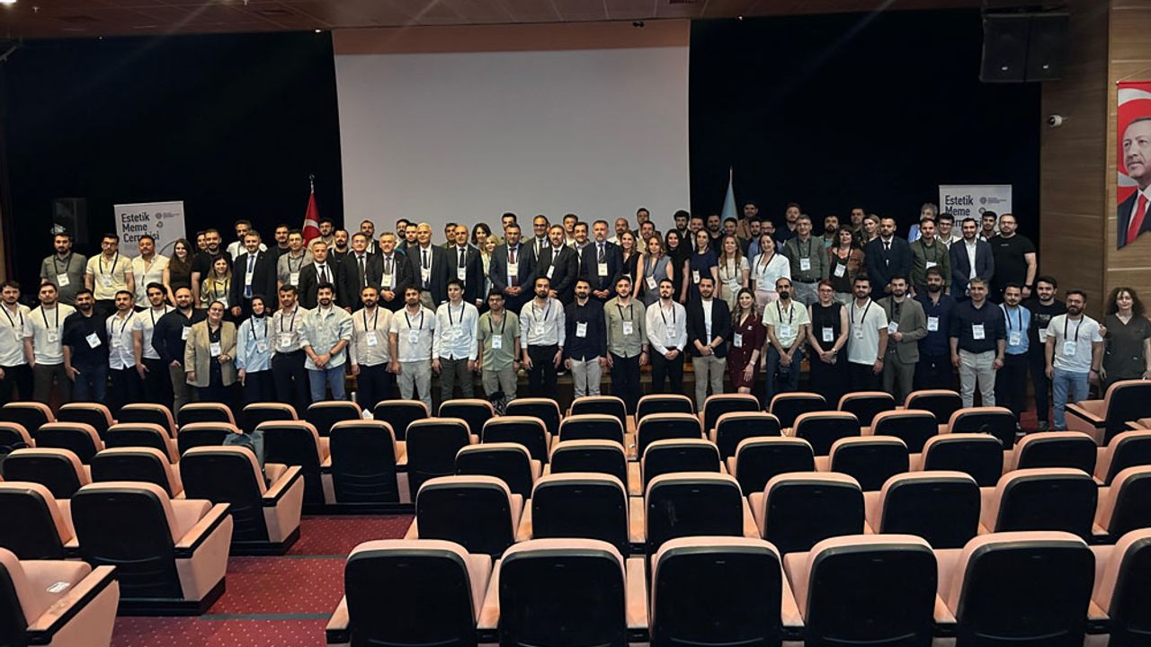 Dicle Üniversitesi’nde “Estetik Meme Cerrahisi Bölge Toplantısı” düzenlendi