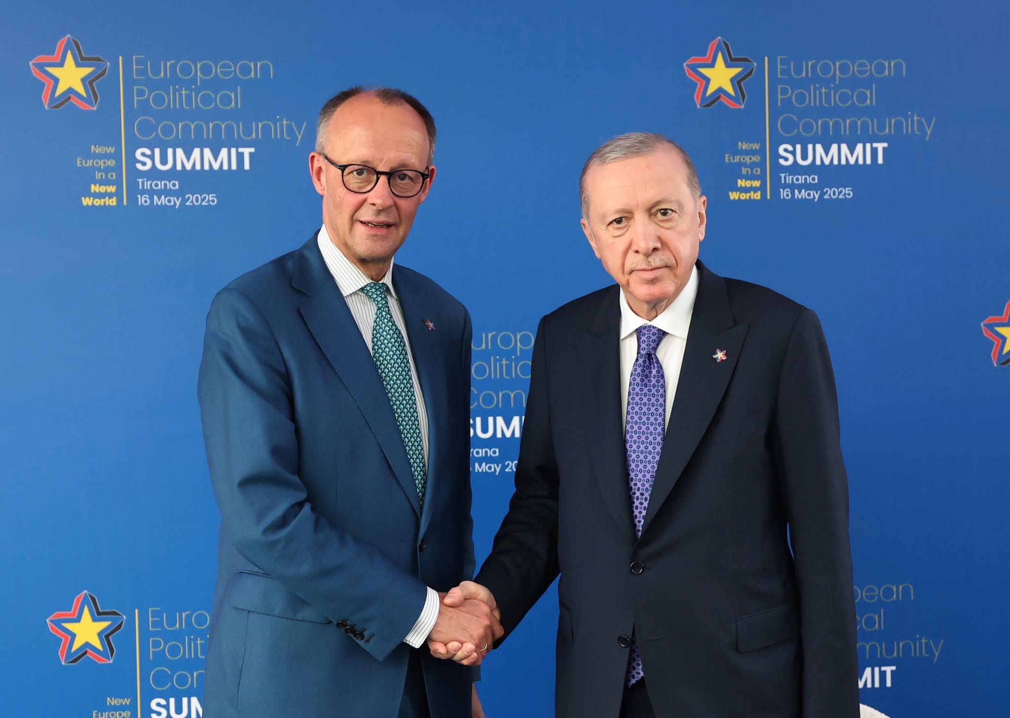 Cumhurbaşkanı Erdoğan, Tiran’da Almanya Başbakanı Friedrich Merz ile Görüştü