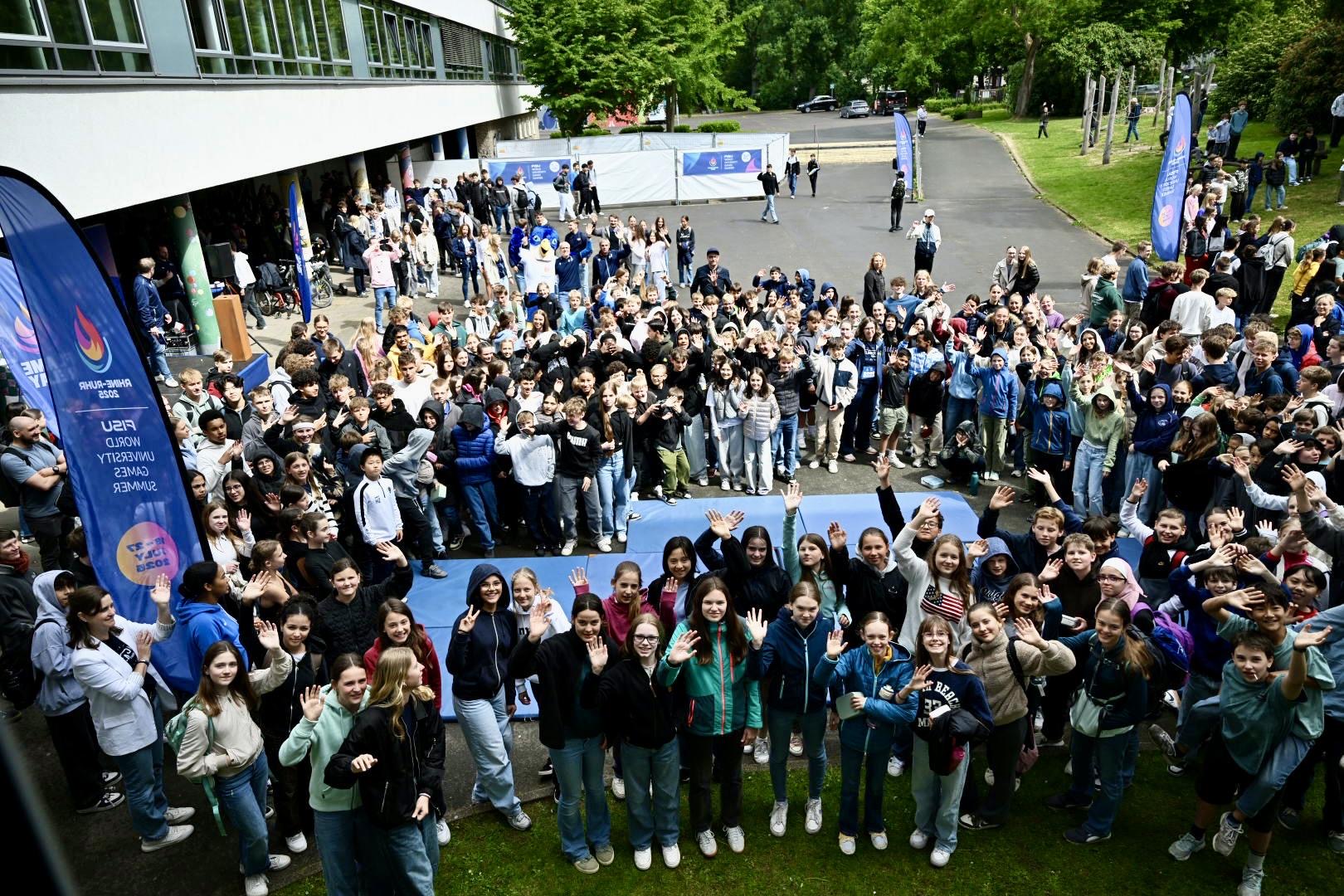 Essen’de Meşale Coşkusu: Rhine-Ruhr 2025 Üniversite Oyunları’na Görkemli Karşılama