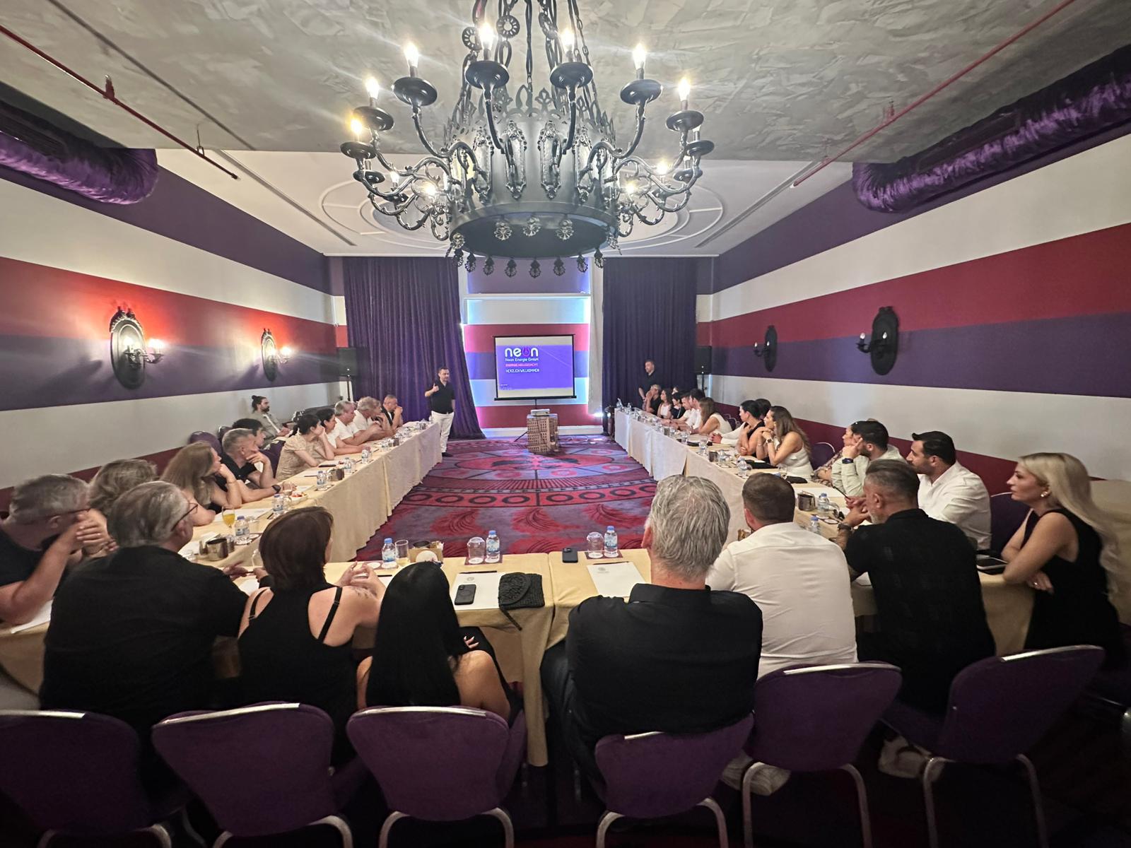 Neon Energie Antalya’da Parladı