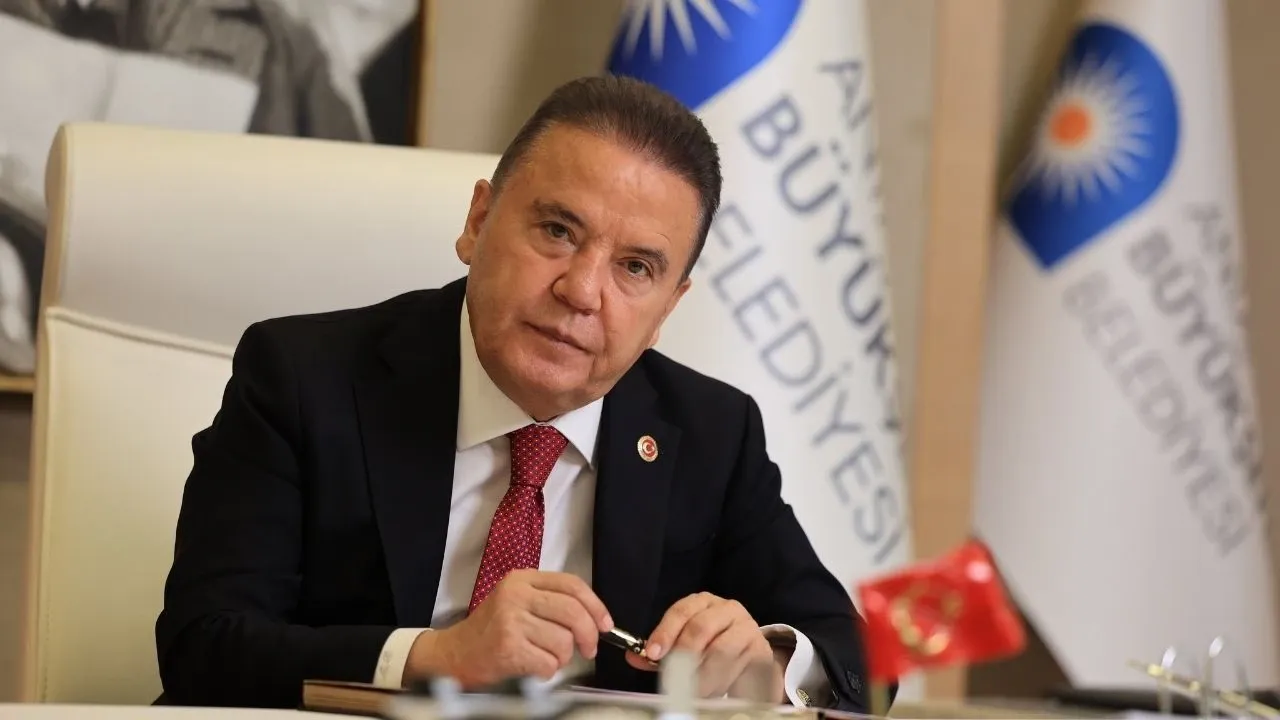Muhittin Böcek kalp rahatsızlığı nedeniyle hastaneye kaldırıldı