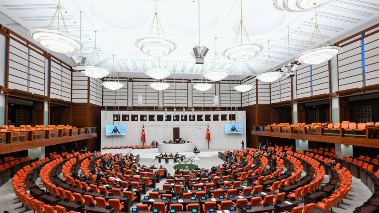 Türkiye’nin ilk İklim Kanunu TBMM’de kabul edildi: Emisyon ticareti dönemi başlıyor