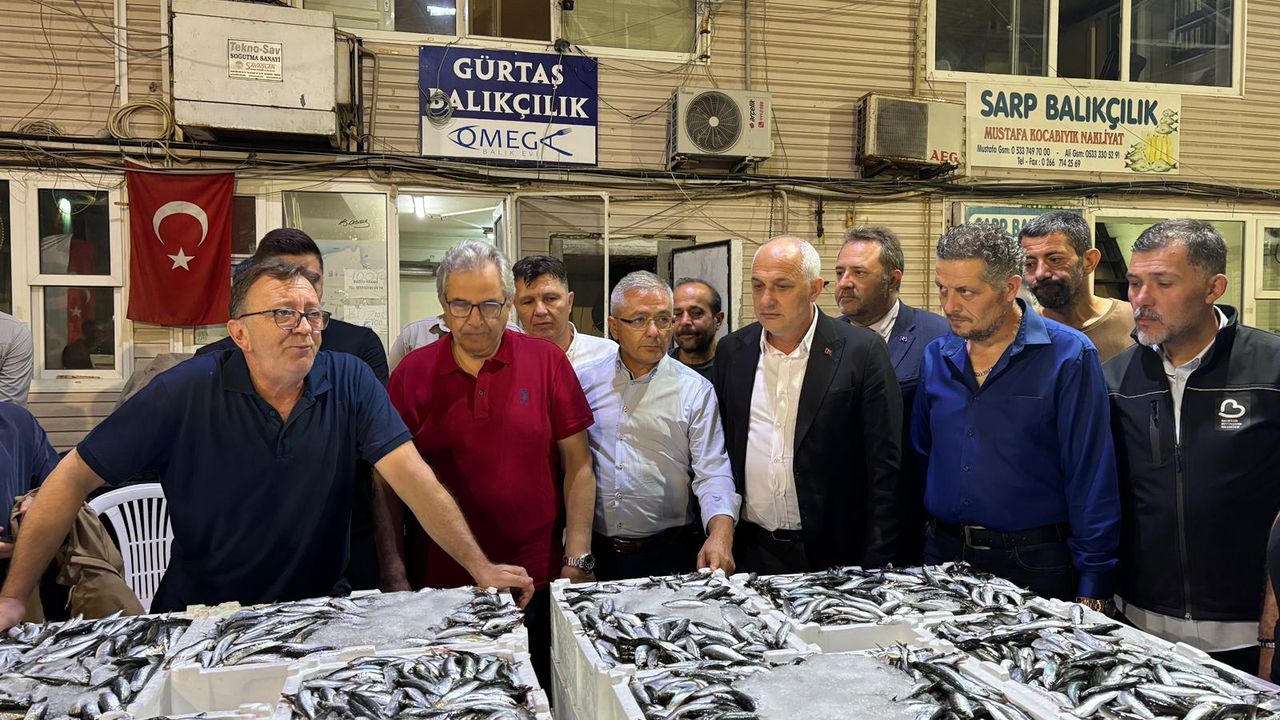 Balıkesir'de balık sezonu ilk mezatla açıldı