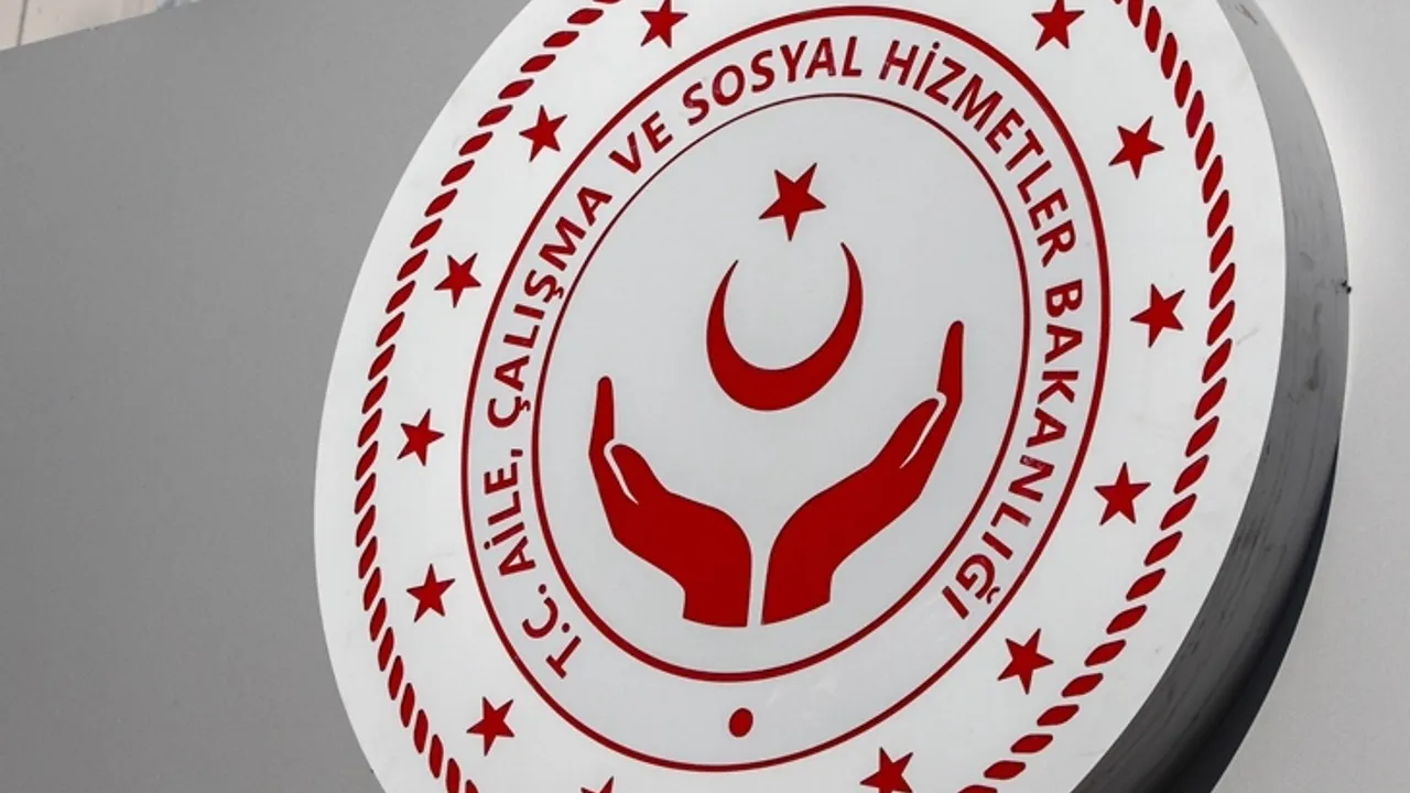 Bakanlıktan İzmir'de ormanda yaşadıkları iddia edilen aileye ilişkin açıklama