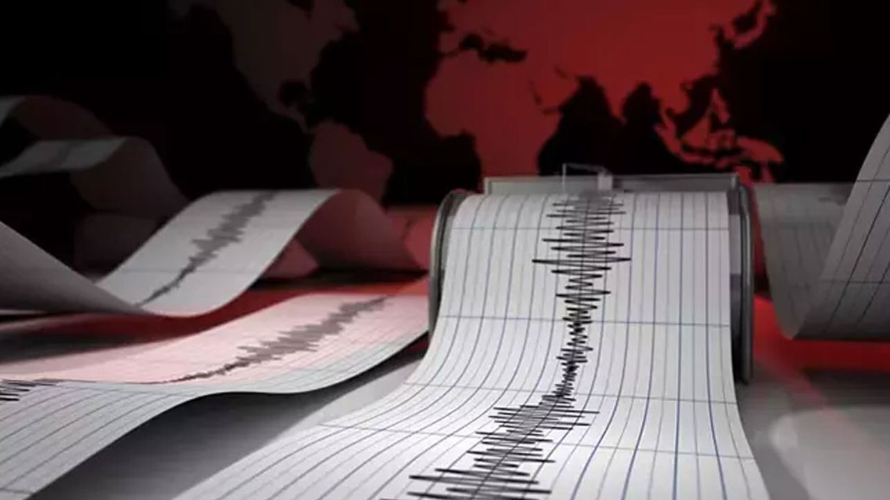 Filipinler'de 7,4 büyüklüğünde deprem: Tsunami uyarısı yapıldı
