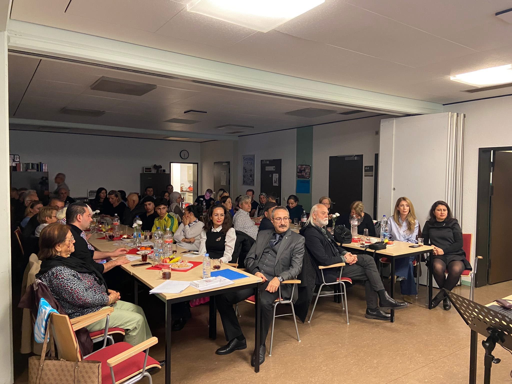Essen’de “Göç” Temalı Anlamlı Program: Salon Doldu Taştı