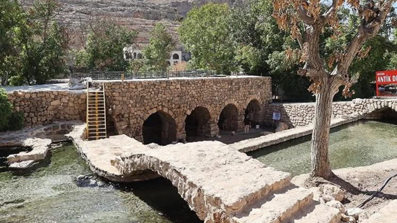 Mardin'de 1500 yıllık mozaik gün yüzüne çıktı