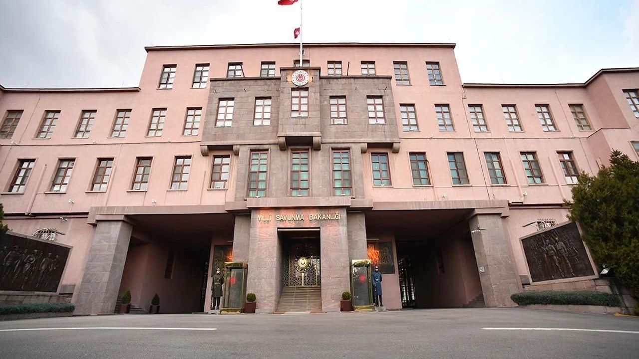 MSB'ye ait C130 kargo uçağı Gürcistan'da düştü