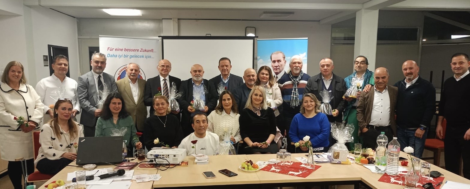 Ruhr Veliler Birliği’nden Gazetecilere Anlamlı 10 Ocak Kutlaması