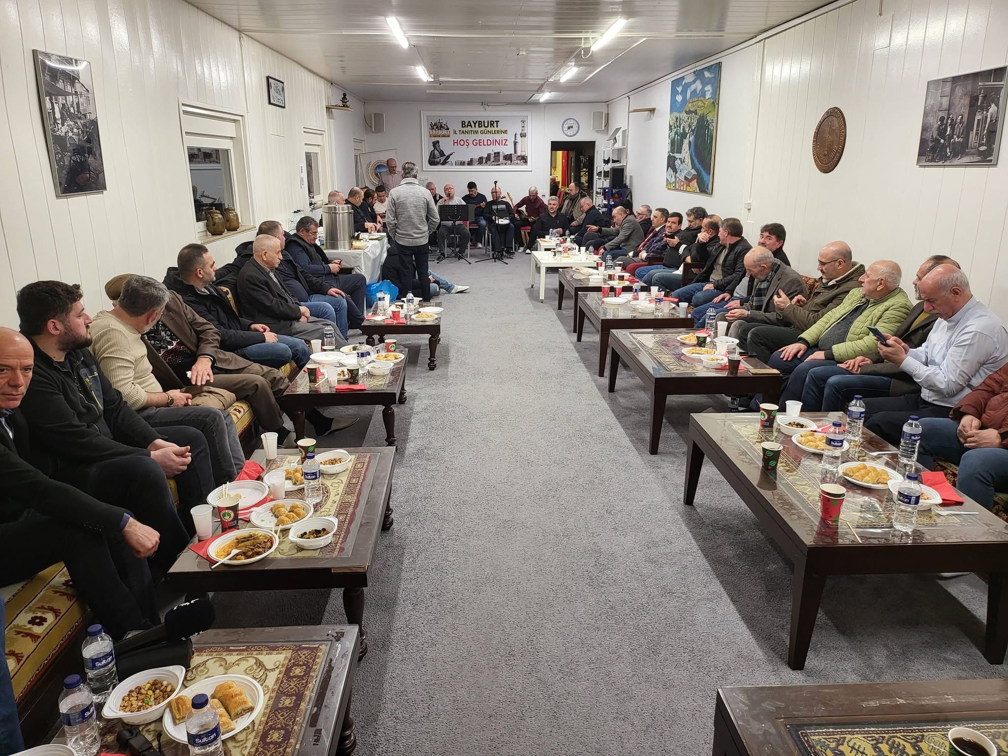 DUISBURG BAYBURTLULAR DERNEĞI’NDEN UNUTULMAZ HERFENE GECESİ