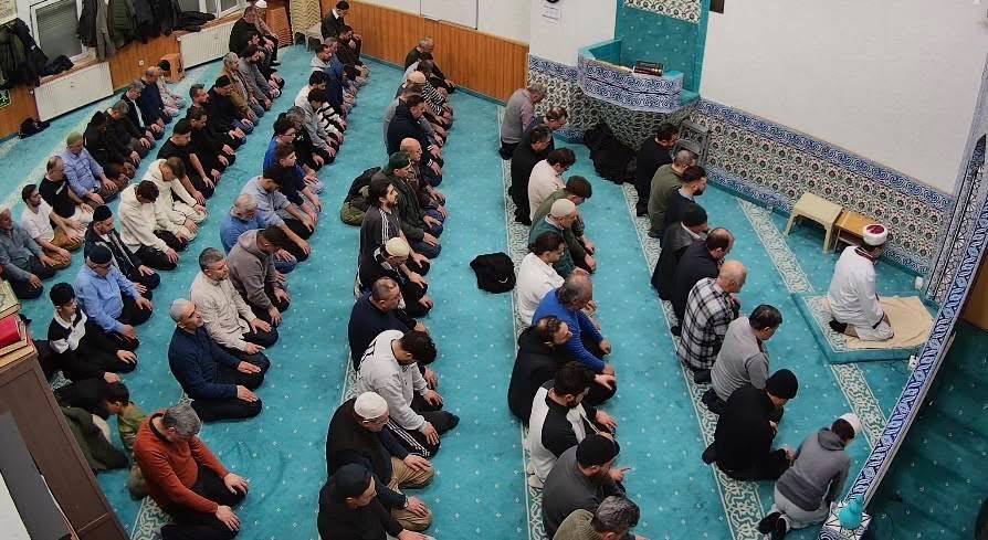 Duisburg Ayasofya Camii’nde Ramazan Coşkusu: Teravih ve Mukabelelere Yoğun İlgi