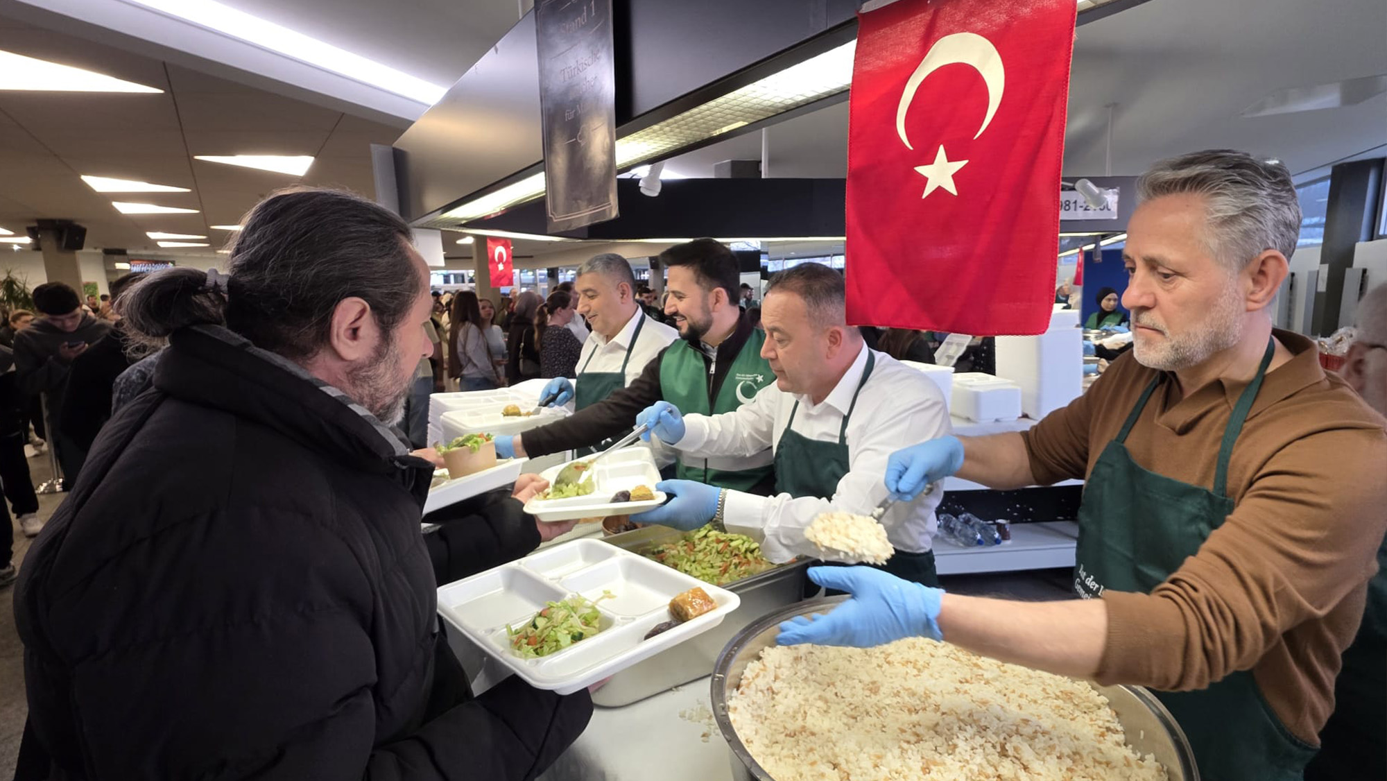 Leverkusen’de 3 bin kişilik iftar buluşması