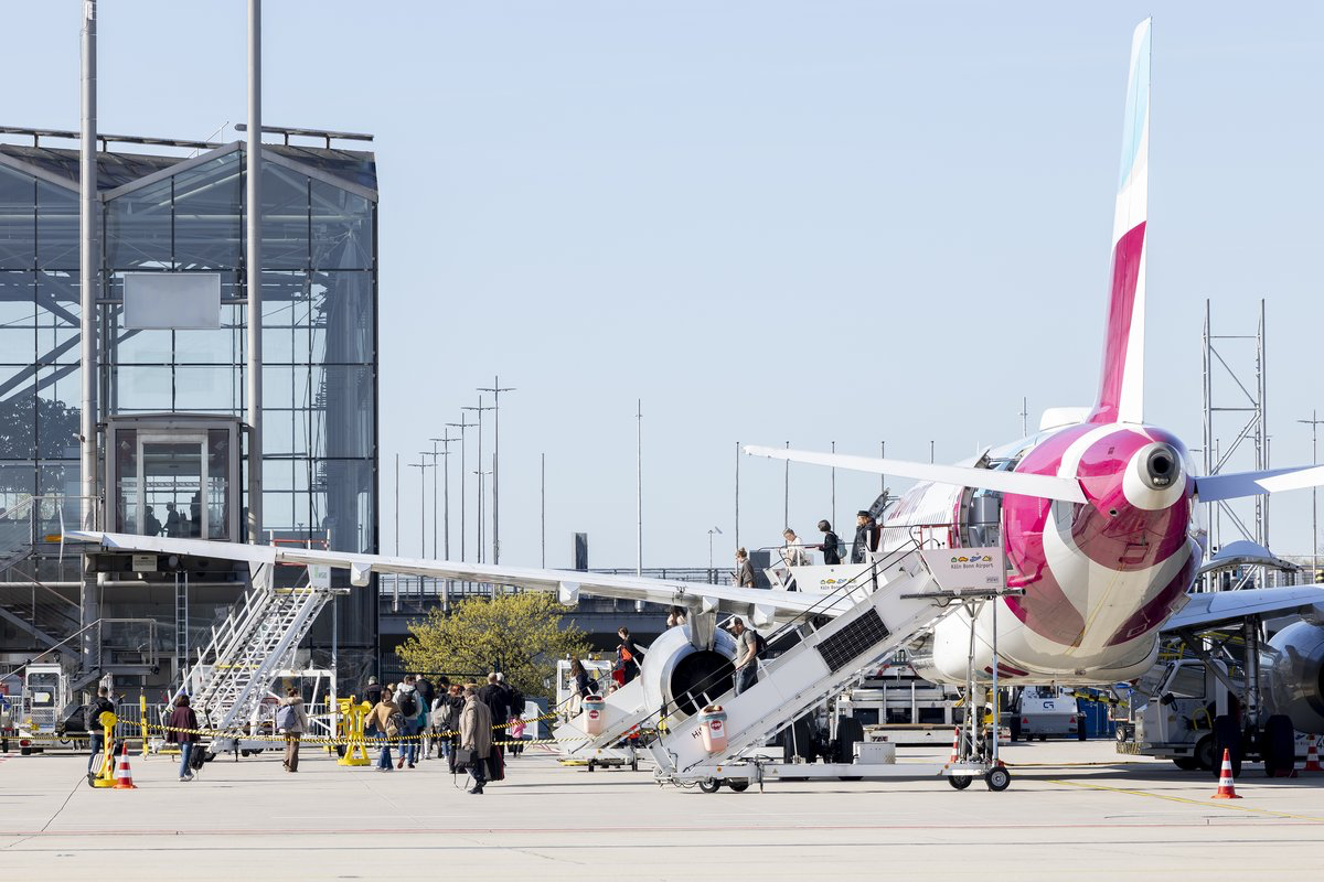 KÖLN/BONN HAVALİMANI’NDA REKOR YOĞUNLUK!